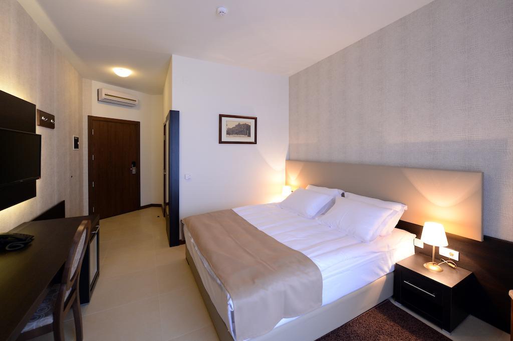 Hotel Majdan Белград Екстер'єр фото